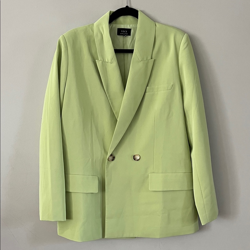 Vici Women's Light Green Double-Breasted Blazer